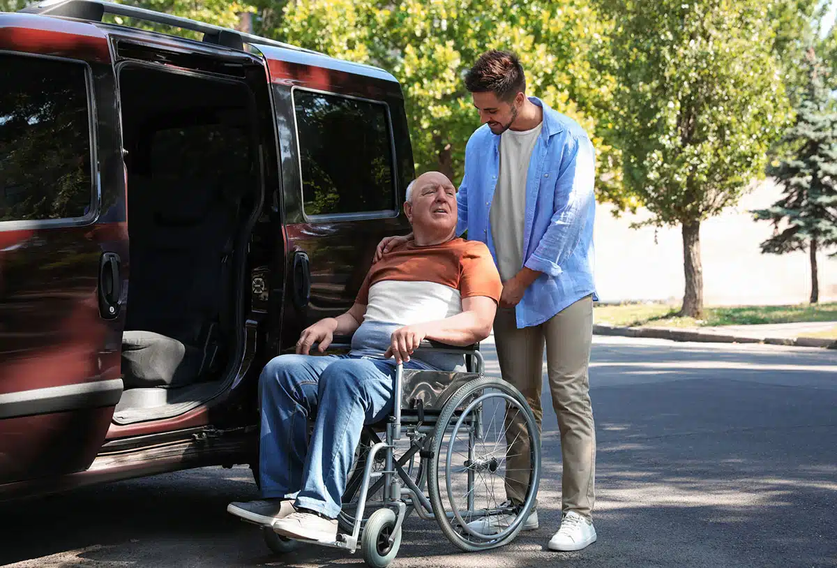 Quels sont les avantages d’un taxi conventionné pour seniors